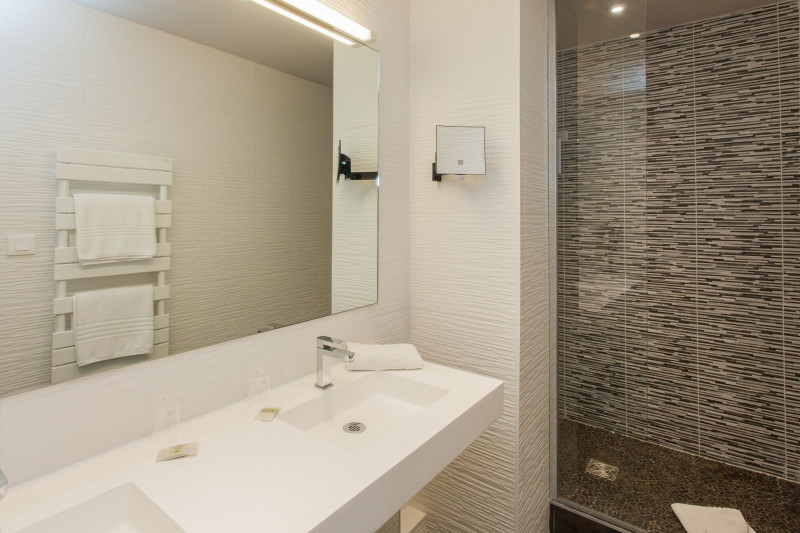 748001569_10 748001569_10